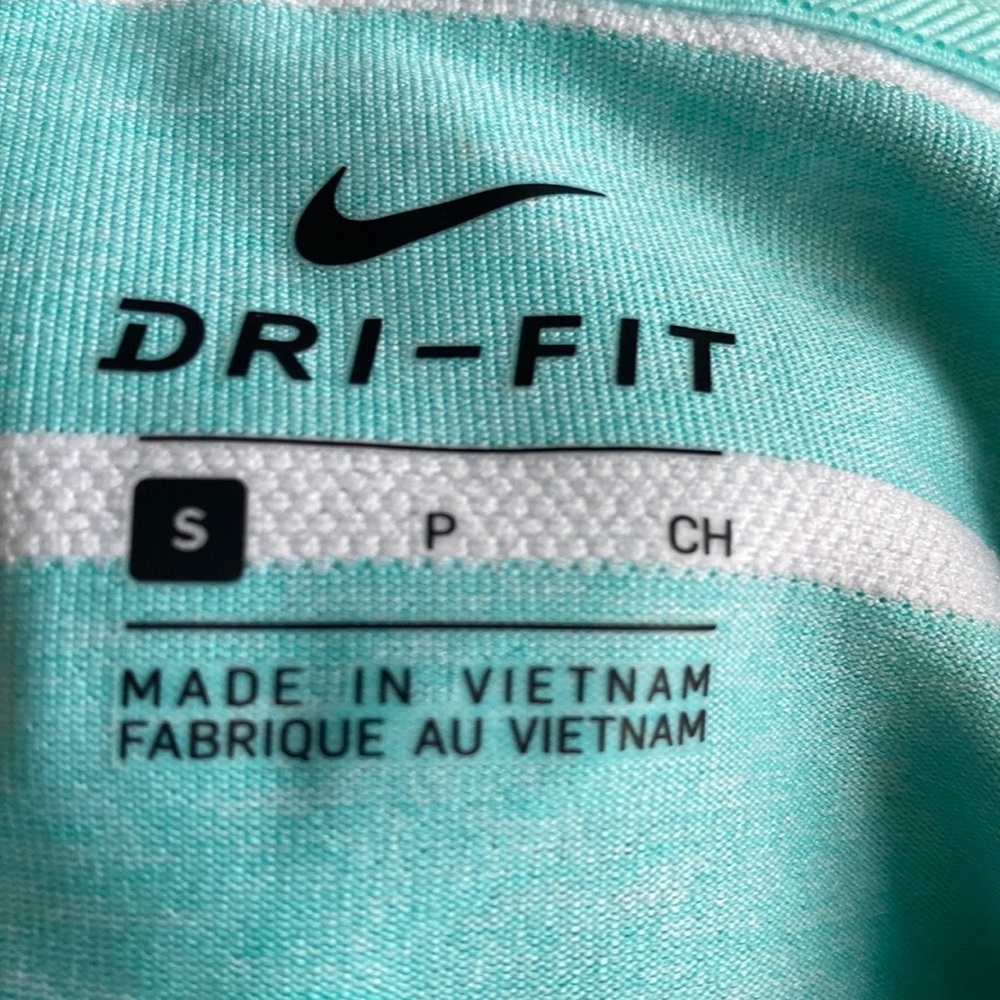 Nike Dri-Fit - Picture 4 of 5